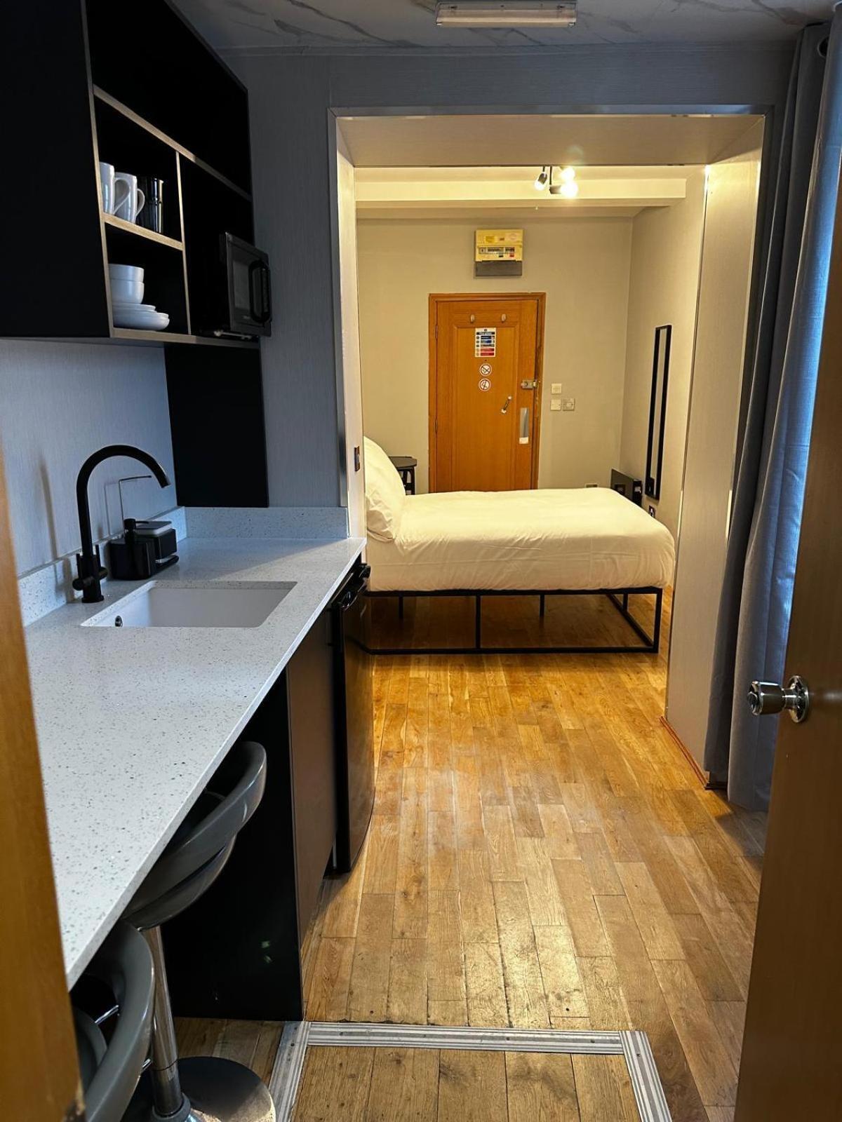 לונדון Fb1-Spacious Basement Studio Flat Fits 2- Near Hyde Park מראה חיצוני תמונה