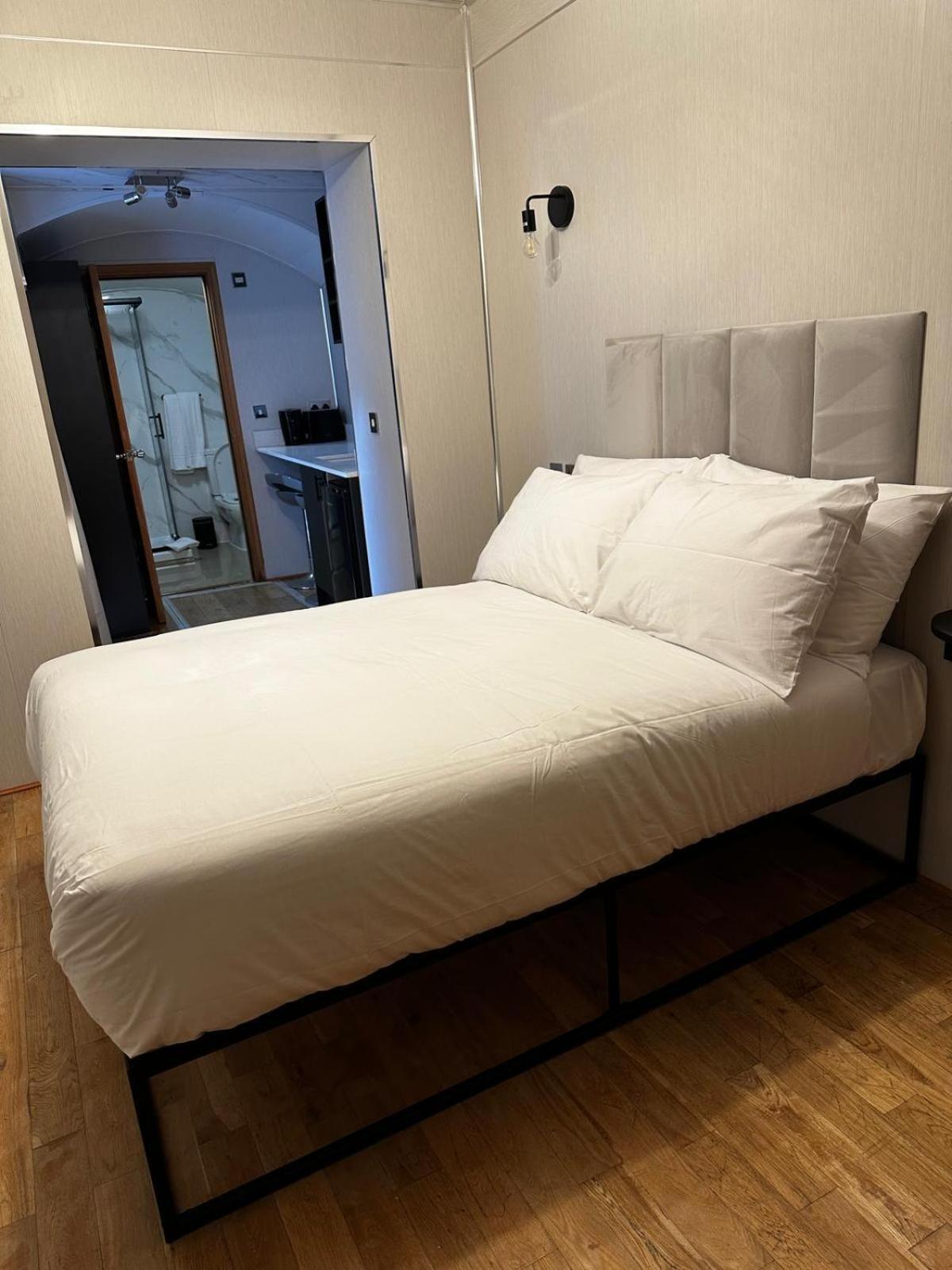 לונדון Fb1-Spacious Basement Studio Flat Fits 2- Near Hyde Park מראה חיצוני תמונה